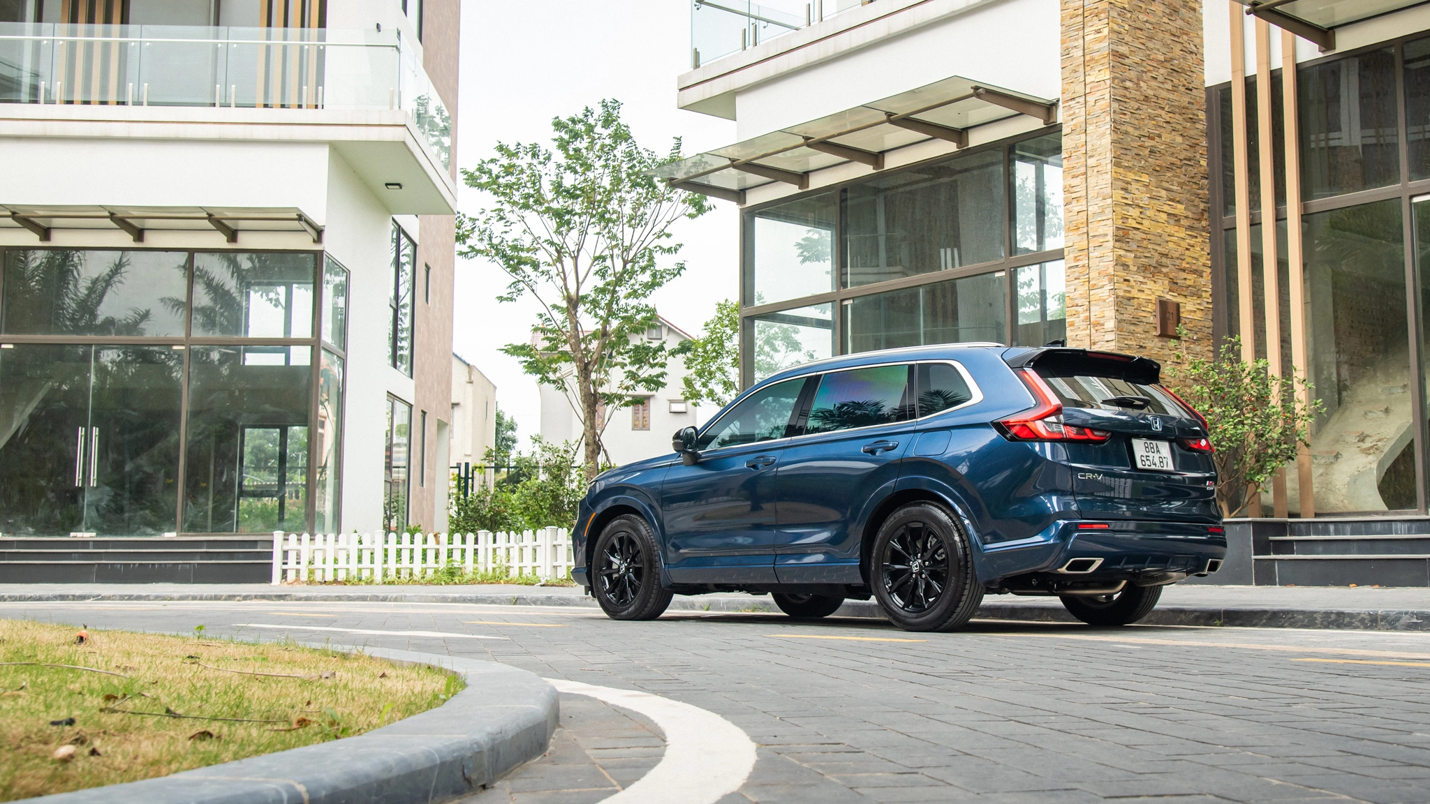 honda cr v hybrid review 32 1703890995780965198369 (Đánh giá xe) Honda CR-V e:HEV RS – Chiếc xe Hybrid thú vị với hàng loạt công nghệ hiện đại đáng trải nghiệm
