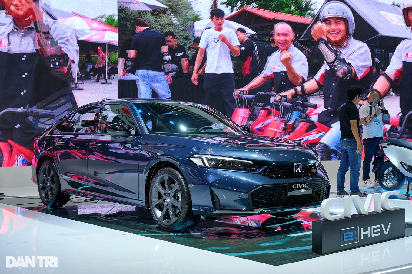 1 (Đánh giá xe) "Ăn" 4 lít xăng/100km, Honda Civic 2024 còn có gì với giá gần 1 tỷ đồng?