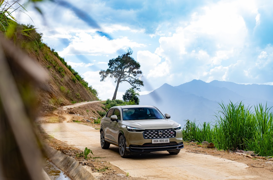 hrv rs Honda HR-V e:HEV RS chính thức giảm giá bán lẻ đến 34 triệu đồng!!